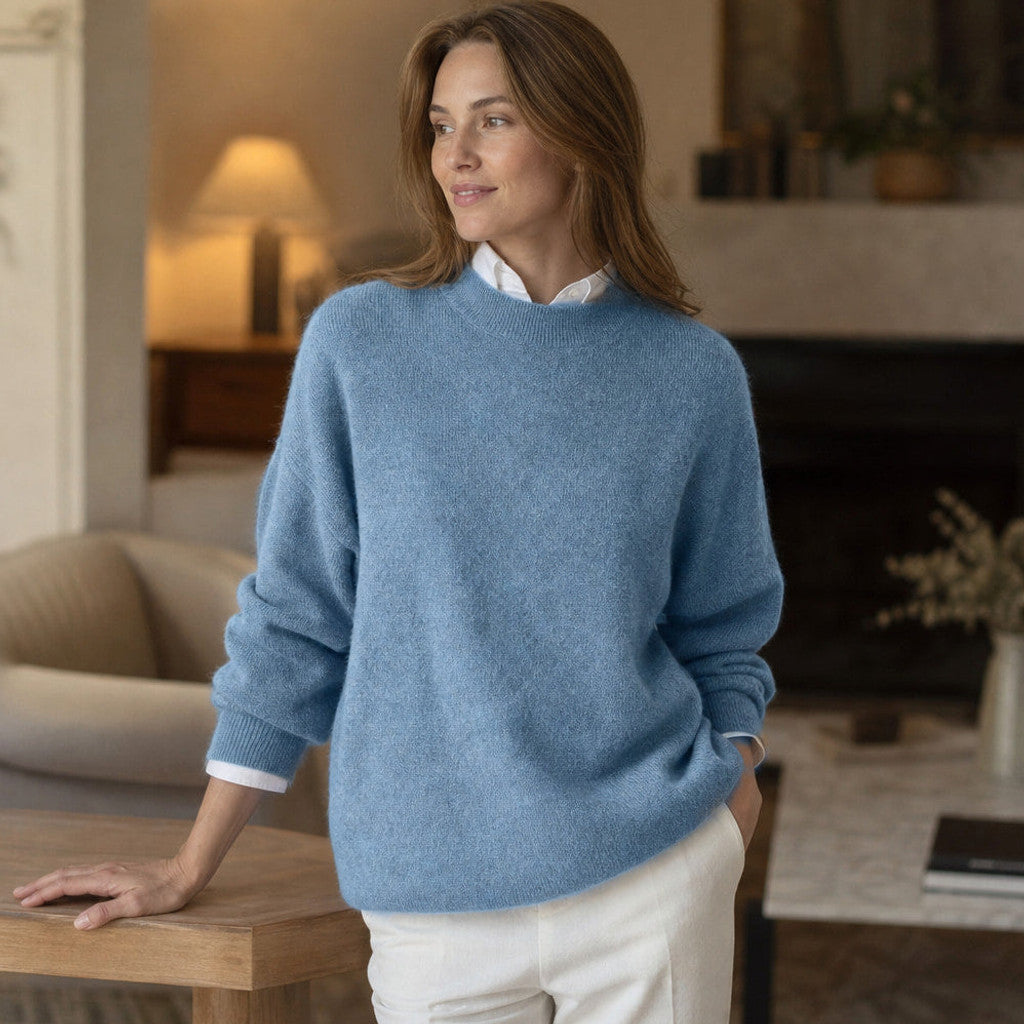 Lukrecja | Sweter oversize ze ściągaczami Niebieski – Stylizowane zdjęcie