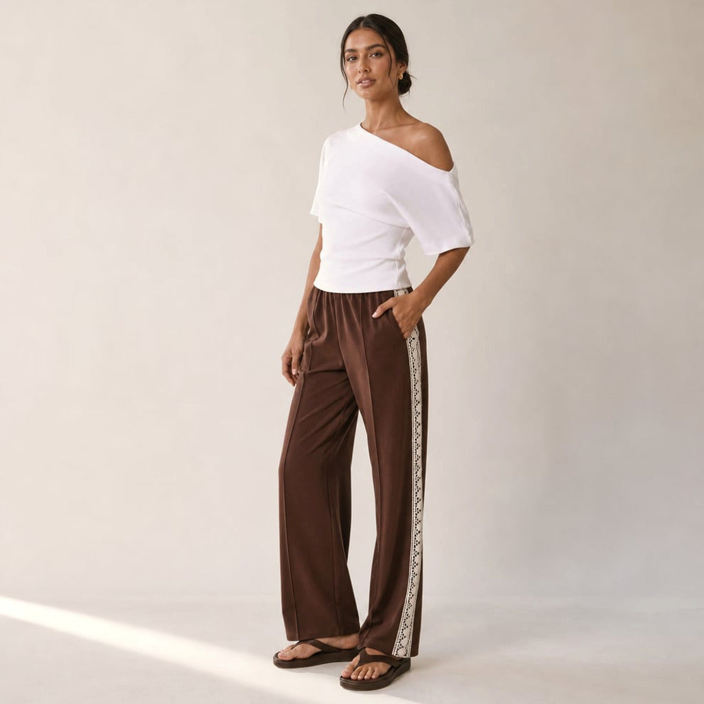 Spodnie z plisami lampas koronkowy mankiet Chocolate Lace – Elzanka